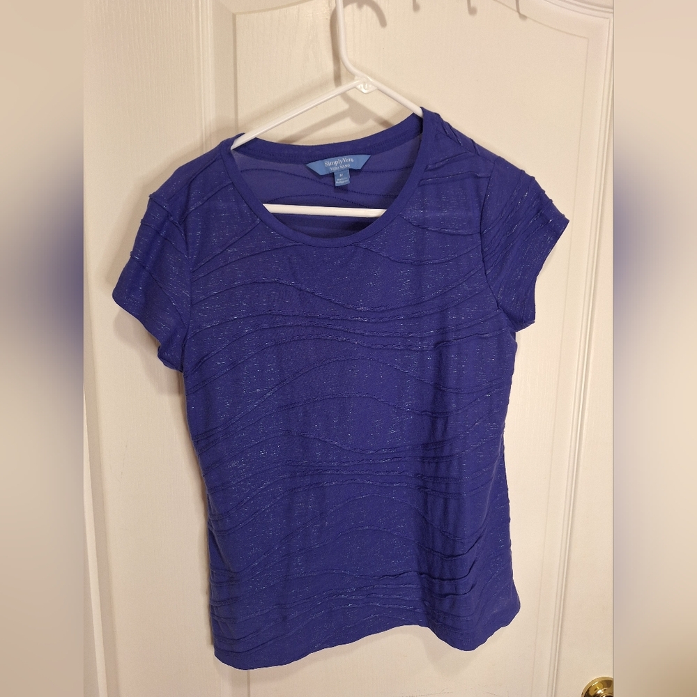 Vera Wang/ purple with an entwined silver shimmer women's short sleeve t…
